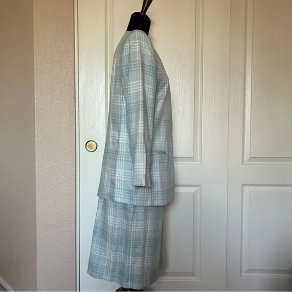 Vintage NWT‎ Alfred Dunner Aqua and Cream Blazer Jacket  and Skirt Suit Size 8